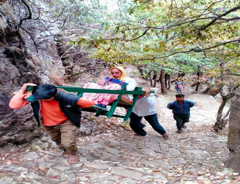 Vanprastha Resorts Dwarahat Bagian luar foto